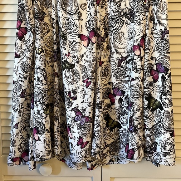 CJ Banks Flowy Floral Butterfly Print Skirt 2X Lavenders, White Waist 21 1/2” … - Picture 3 of 8